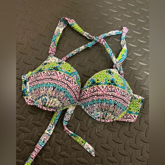 Victoria Secret Push-up Swim Suit Top - Picture 1 of 3